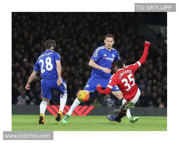 马德里体育会主场迎战马拉加期待精彩对决与球队新战术的碰撞 马德里体育会主场迎战马拉加期待精彩对决与球队新战术的碰撞